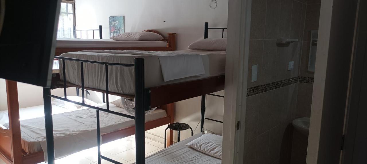 Hea Hospedaje Cerca Al Estadio Y La 70 Hotel เมเดยิน ภายนอก รูปภาพ
