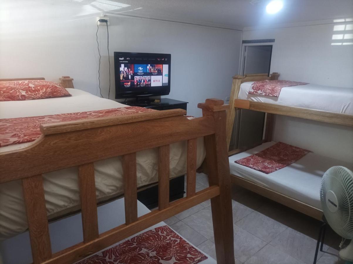 Hea Hospedaje Cerca Al Estadio Y La 70 Hotel เมเดยิน ภายนอก รูปภาพ