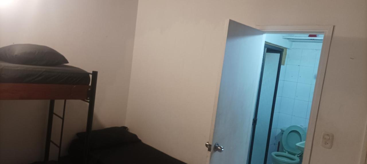 Hea Hospedaje Cerca Al Estadio Y La 70 Hotel เมเดยิน ห้อง รูปภาพ