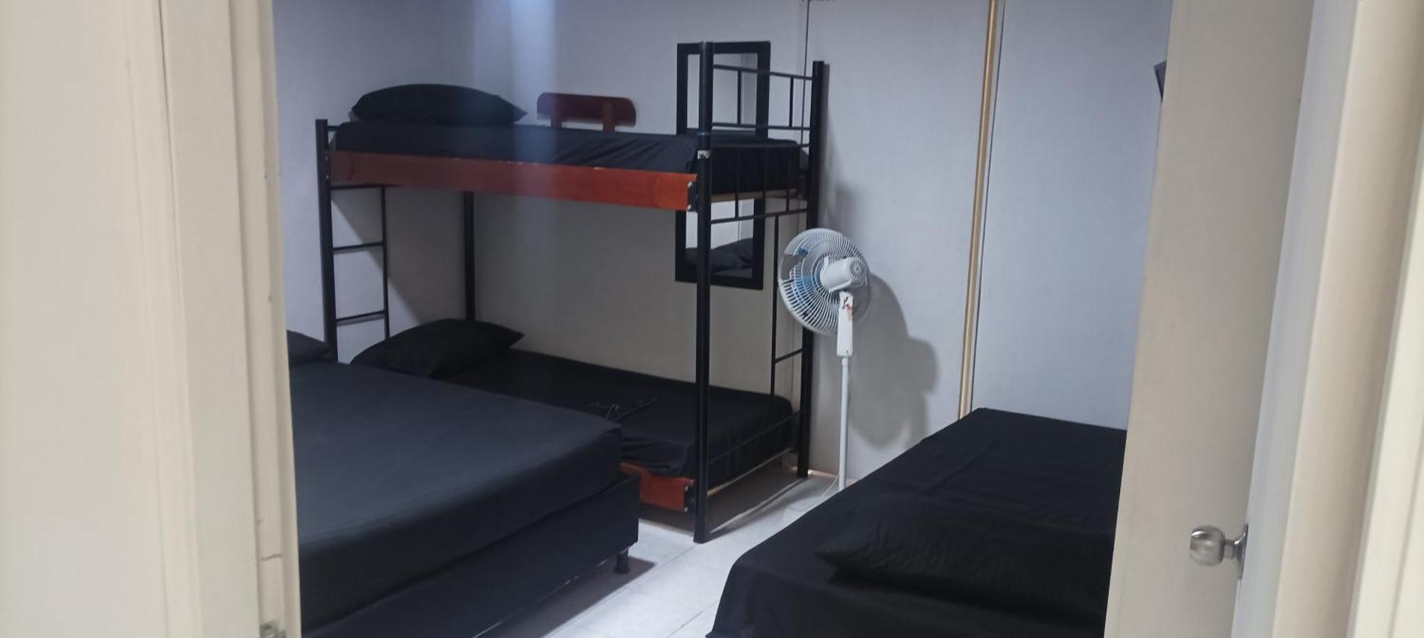 Hea Hospedaje Cerca Al Estadio Y La 70 Hotel เมเดยิน ห้อง รูปภาพ