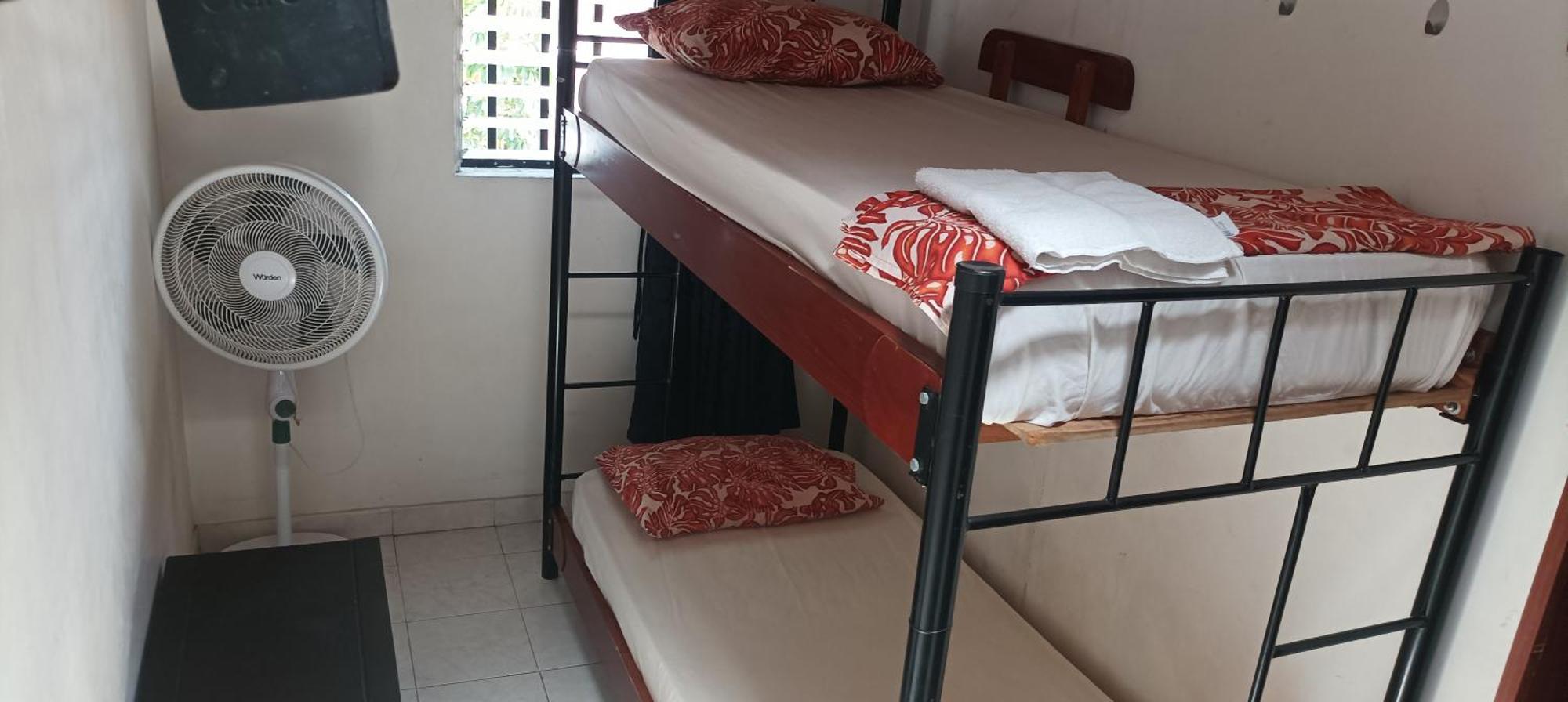 Hea Hospedaje Cerca Al Estadio Y La 70 Hotel เมเดยิน ห้อง รูปภาพ